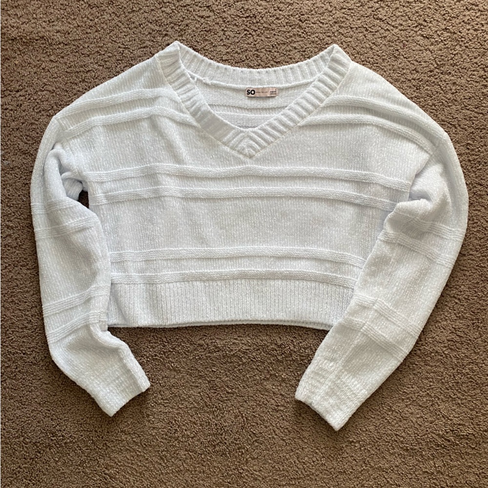 WHITE SWEATER🤍